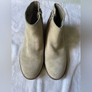 Women’s Clarks Beige Camzin Bow Suede Slip on Ankle Boots